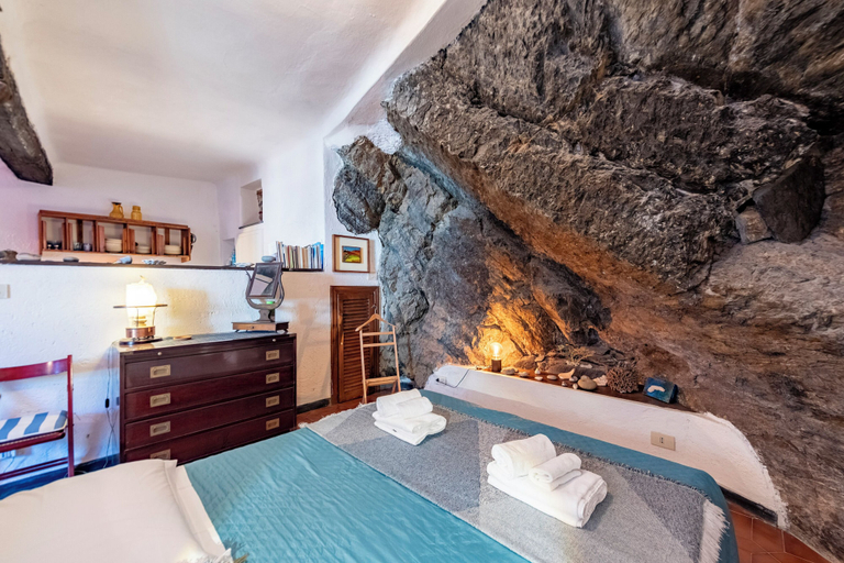 Living room 5, Antica Roccia Apartment In Vernazza, La Spezia