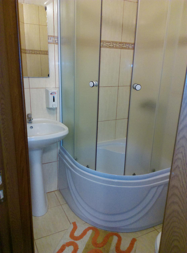 Bathroom 2, Pensiunea Kyfana Zarnesti, Zarnesti