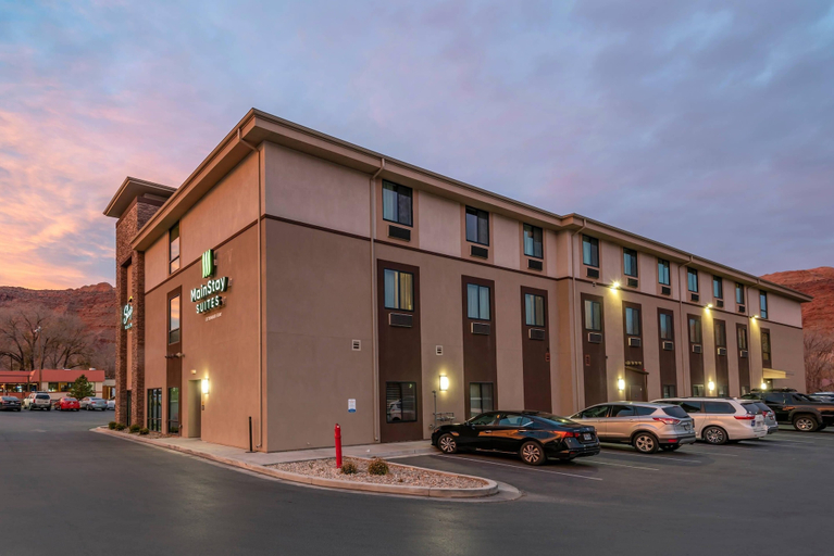 Exterior & Views 2, MainStay Suites Moab near Arches National Park, Grand