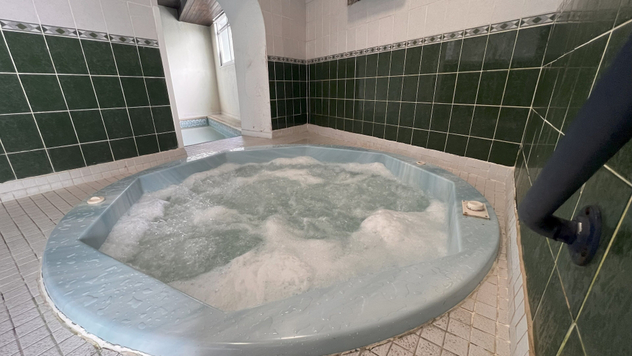 Bathroom 4, Abbey Sands Hotel, Torbay