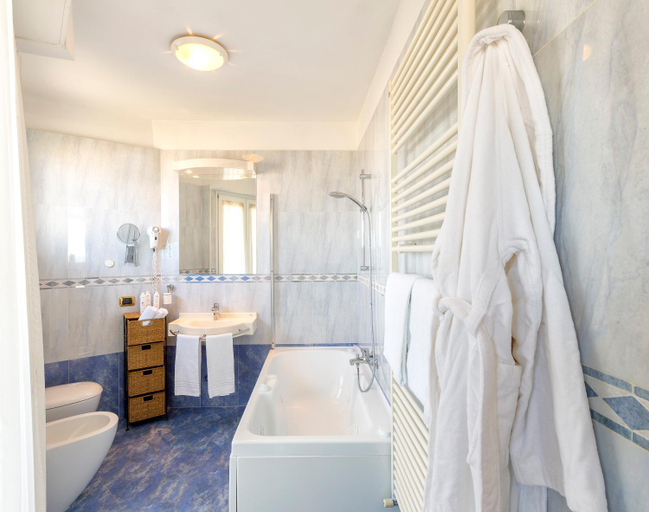 Bathroom 4, Hotel Baia Imperiale, Rimini