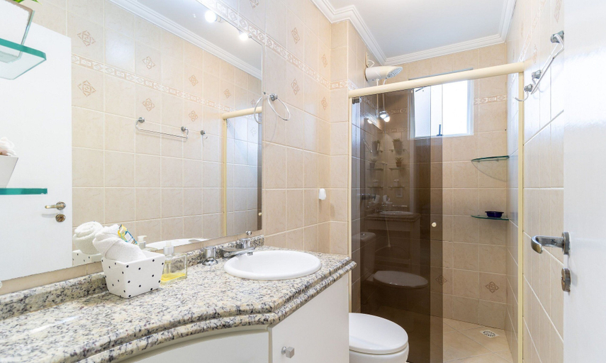 Bathroom, Lindo Apto a 100m da Praia de Jurere Crj101, Florianopolis