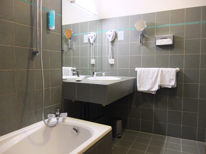 Bathroom 4, La Bonneterie, Bas-Rhin
