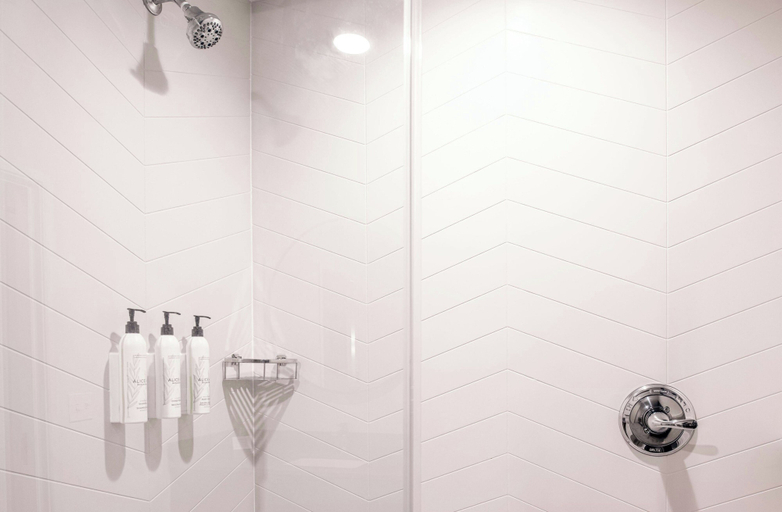 Bathroom 3, Fairfield by Marriott Inn & Suites Winters Davis, Yolo
