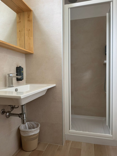Bathroom 3, Hotel Eureka, Rimini