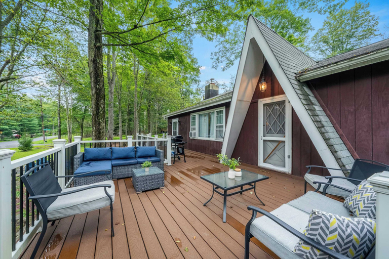 Others 5, Walk to the Lake Firepit and Sunroom Tomhickon, Monroe