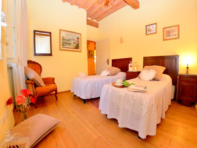 Bedroom 2, Lucca Retreat with Pool, Lucca