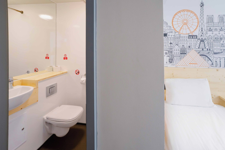Bathroom 4, easyHotel London Croydon, London