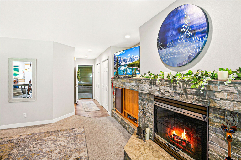 Room 2, Cloud 9 Condo in Leavenworth, Chelan