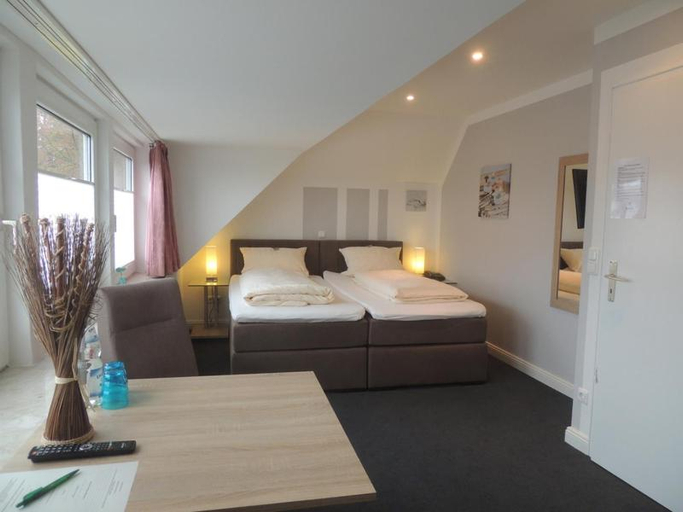 Bedroom 2, Gasthof Zum Dorfkrug, Cloppenburg
