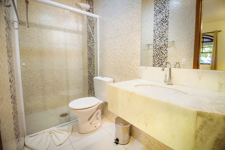 Bathroom 4, VELINN Feiticeira Praia Hotel, Ilhabela