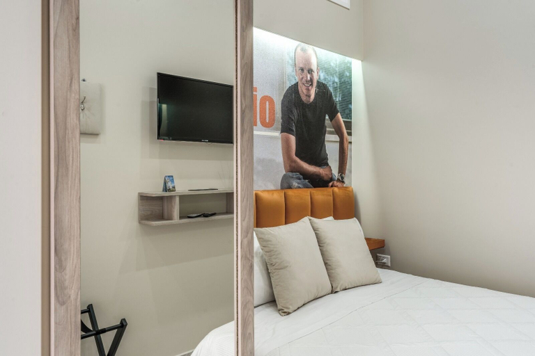 Bedroom 4, AV Rooms Napoli, Napoli