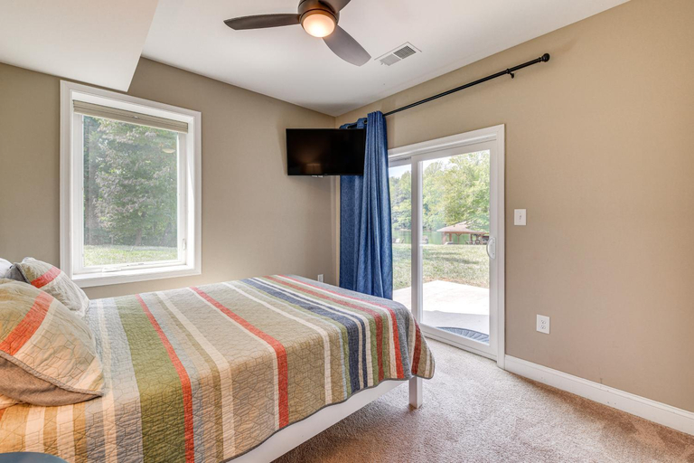 Bedroom 2, Lake Anna Home w/ Dock & Private Shoreline!, Louisa