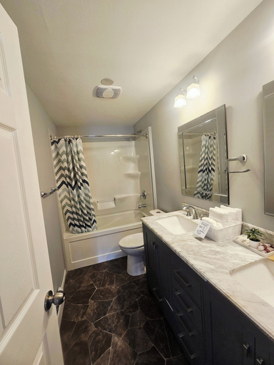 Bathroom 3, Arrowhead Inn by Baaman's, Muskoka