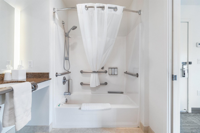 Bathroom 3, Marshall Suites Bainbridge Island, SureStay Collection by BW, Kitsap