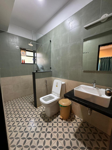 Bathroom 3, La GoYa at Anjuna Beachside, North Goa