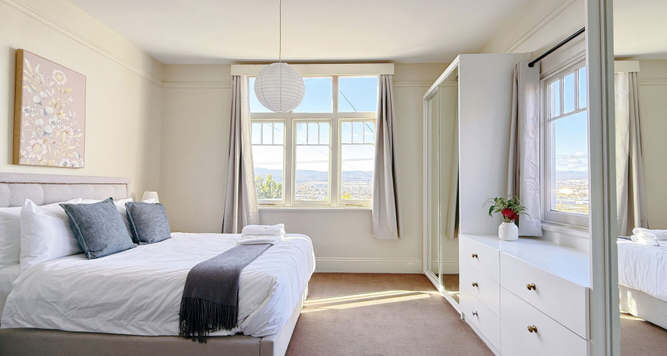 Room 3, StayAU 2BR Home w/ Stunning Views in Tasmania, Launceston - Pt B