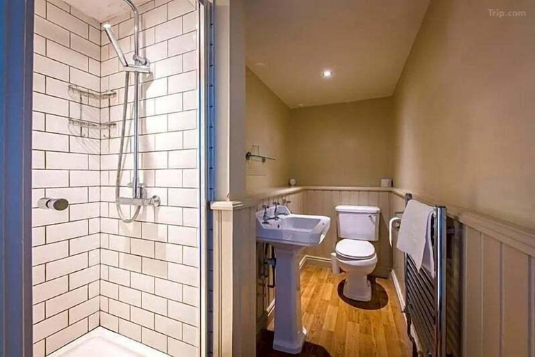 Bathroom 3, The Edgcumbe Arms, Cornwall