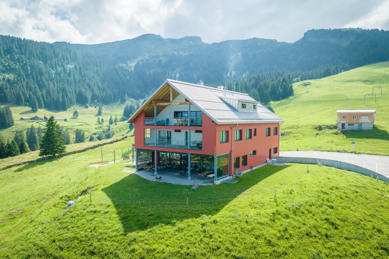 Exterior & Views