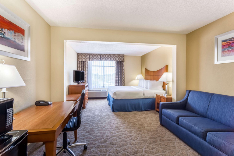 Bathroom 4, Wingate by Wyndham Convention Ctr Closest Universal Orlando, Orange