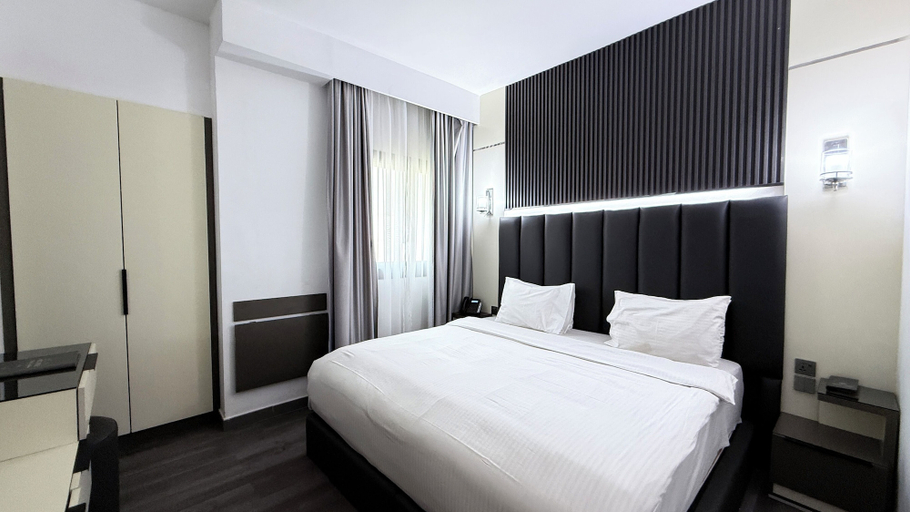 Bedroom 3, Royal Tulip Dancenter Suites Sharjah, Sharjah City