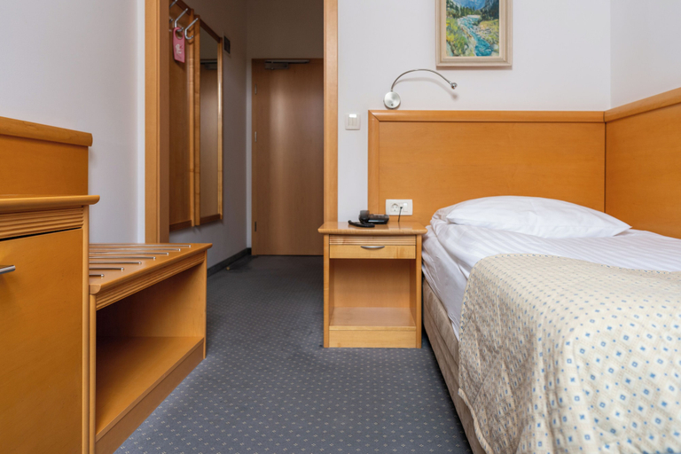 Bedroom 4, Hotel Jezero, Bohinj
