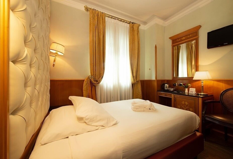 Bedroom 3, Hotel Vittoria, Milano