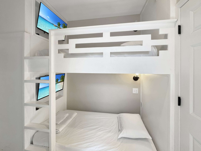 Bedroom 3, Pass Time - Beachfront for 24, Baldwin