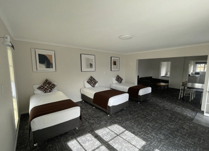 Bedroom 3, Boundary Court Motor Inn, Hamilton