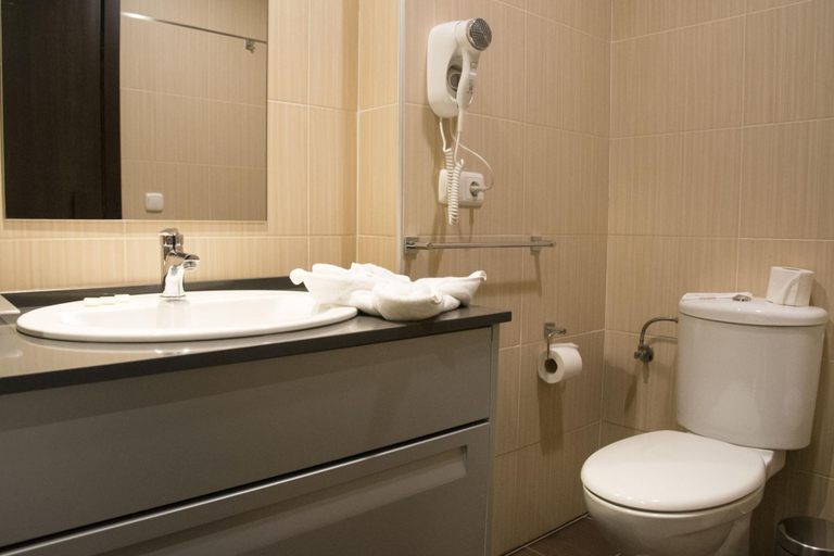 Bathroom 5, ZENIT APARTHOTEL HALL88 ****, Salamanca