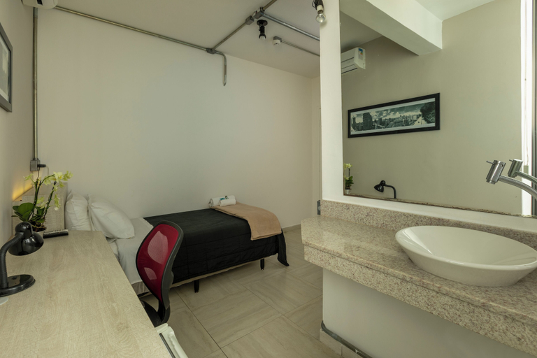 Room 2, HOTEL 4 LIVING, São Paulo