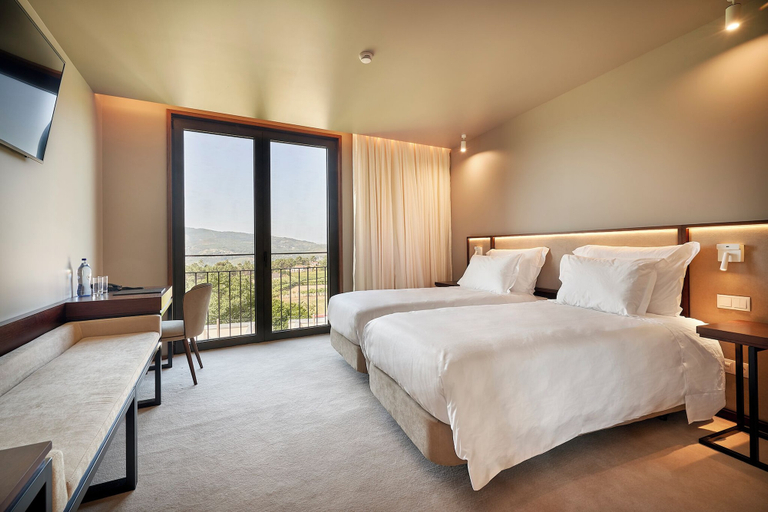 Bedroom 4, The Vinea Collection Hotel by Piamonte Hotels, Monção