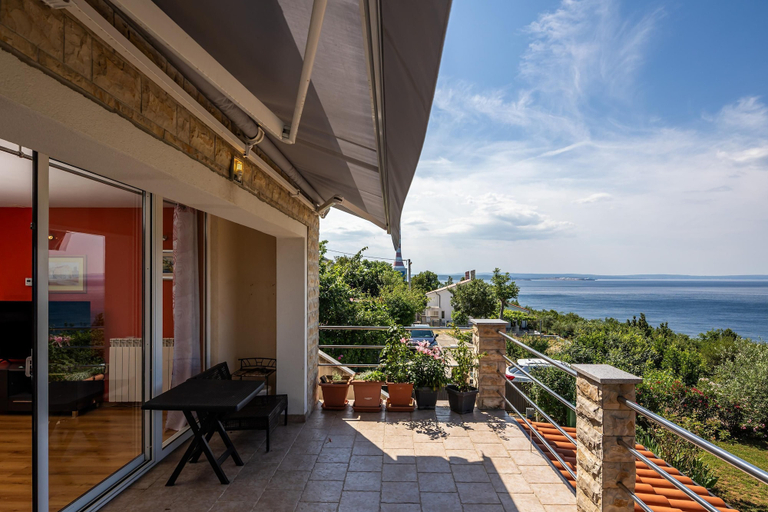 Room 2, Colourful Seaview Apartment, Kostrena