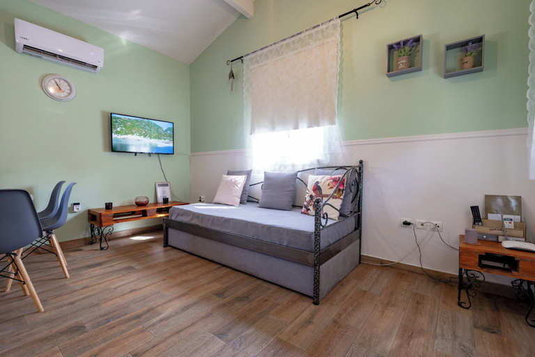 Bedroom 3, Olympia's Apartments, Attica