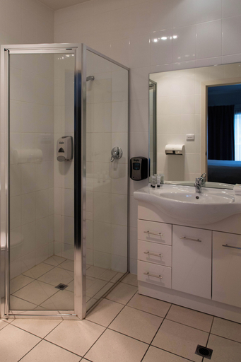 Bathroom 4, Reisen Hotel Hahndorf, Adelaide