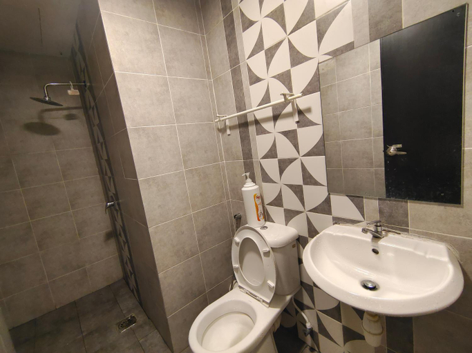 Bathroom 3, ICOLOR HOME & STAY CH3, Cameron Highlands
