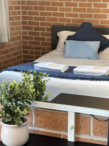 Others 4, The Oaks Hotel Motel, Shellharbour