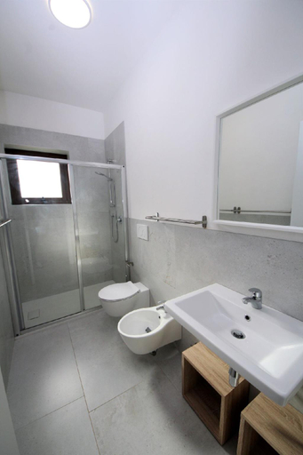 Bathroom 3, Modern 2 bedroom apartment near Rosolina beach, Rovigo