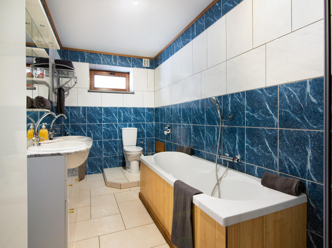 Bathroom, Holiday home in Cul-des-Sarts with garden, Hainaut