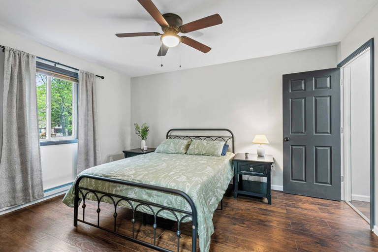 Bedroom 3, The Tranquil Trails by Avantstay Lake Access, Deck, Fireplace, Carbon