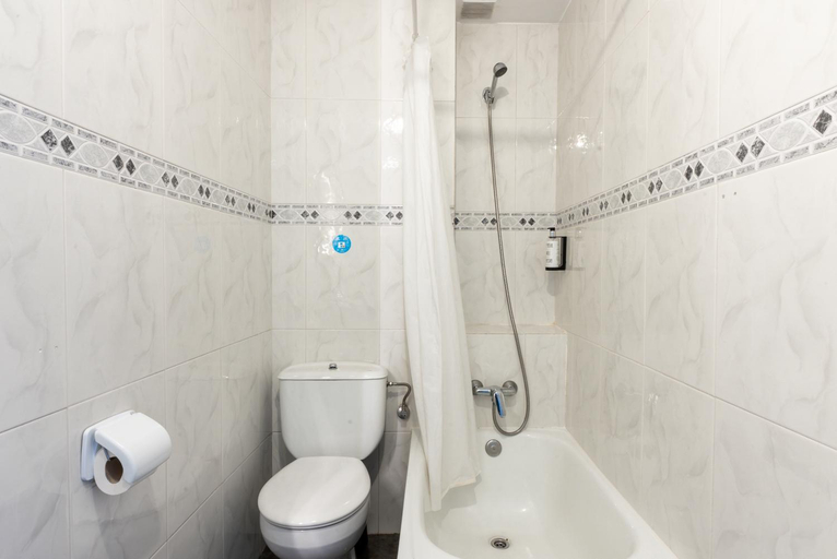 Bathroom 4, SmartRental Chueca II, Madrid