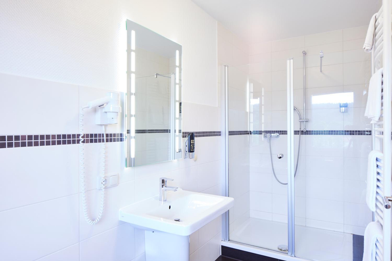 Bathroom 3, Landgasthof Hotel Jossatal, Hersfeld-Rotenburg