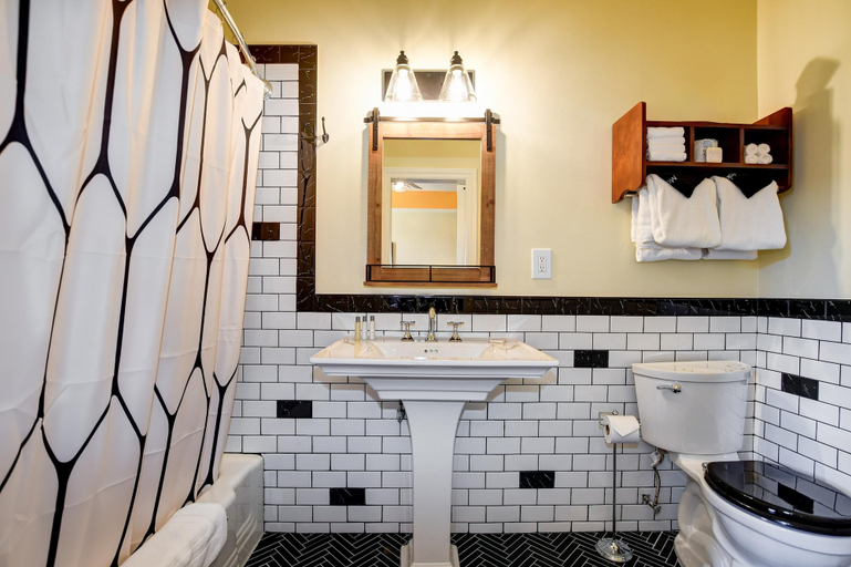 Bathroom 5, Hotel St. Michael, BW Premier Collection, Yavapai