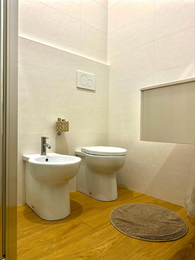 Bathroom 3, B & B Matinee, Foggia