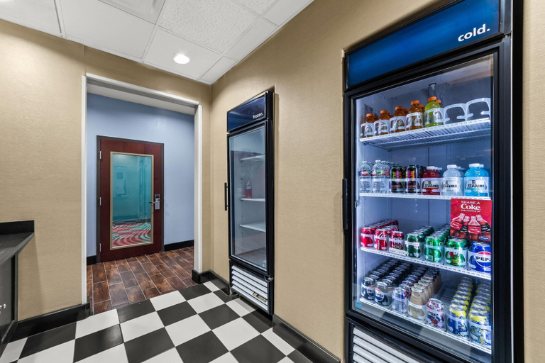 Food & Drinks 5, Quality Inn & Suites Pearsall, Frio