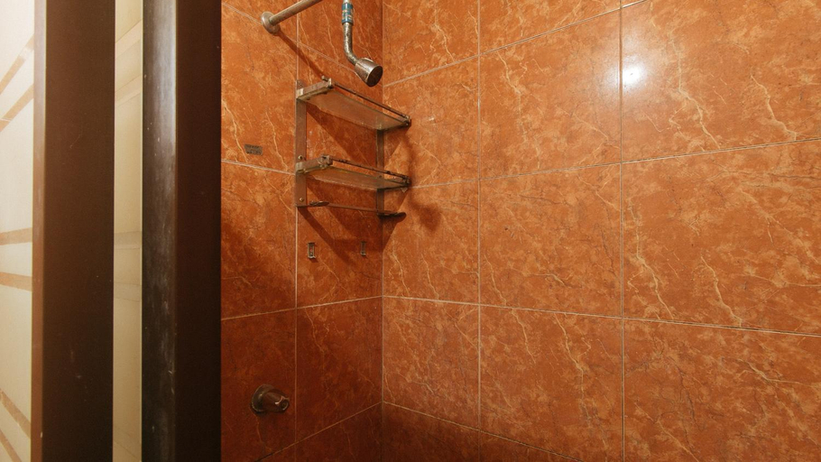 Bathroom 4, Kababayan Pensione House, Iloilo City