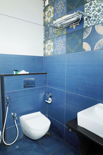 Bathroom 4, Felix Inn - Manyata Tech Park, Bangalore