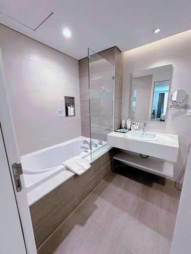Bathroom 5, A25 Premium Hotel - 18 Nguyen Hy Quang, Đống Đa