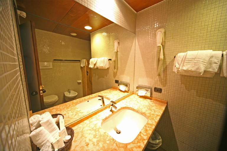 Bathroom 4, Hotel La Paul, Brescia