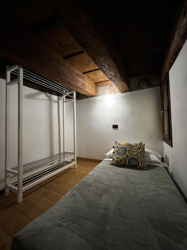 Bedroom 2, Johnny Suites Bergamo Alta, Bergamo